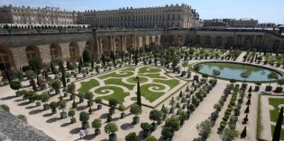 Faussaires de Versailles : le jeu dangereux des institutions Faussaires de Versailles : le jeu dangereux des institutions